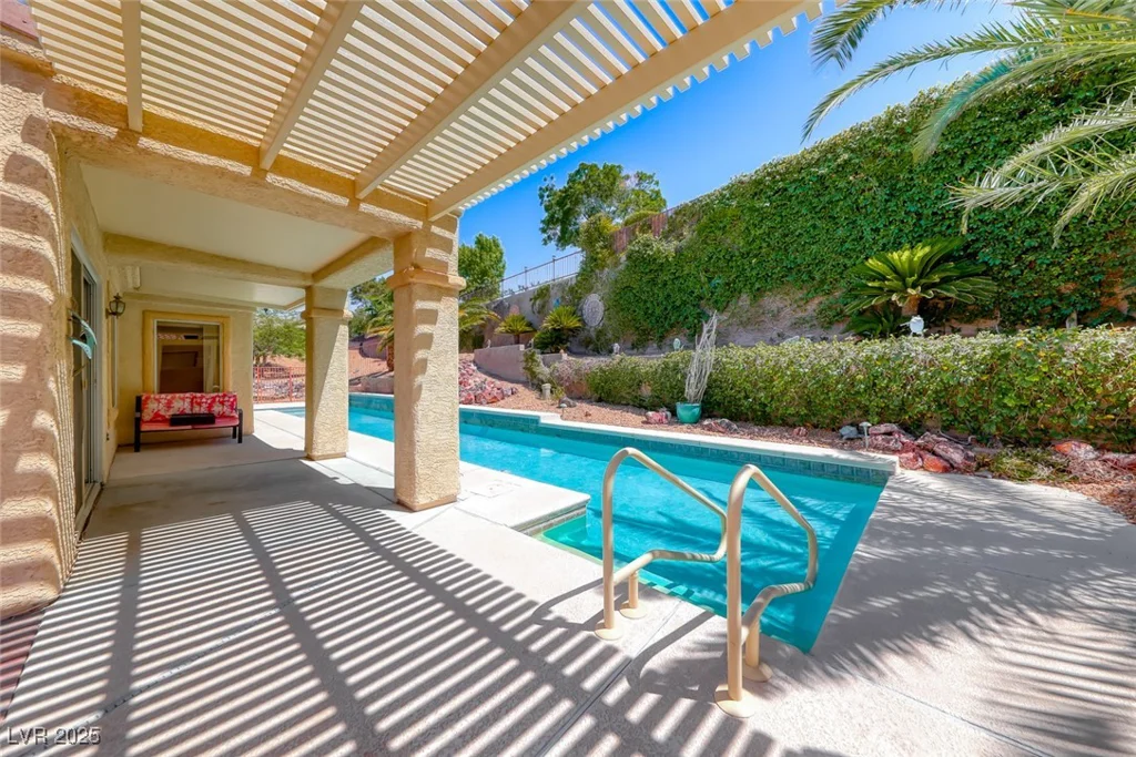 1862 Redwood Valley, Henderson, NV 89052