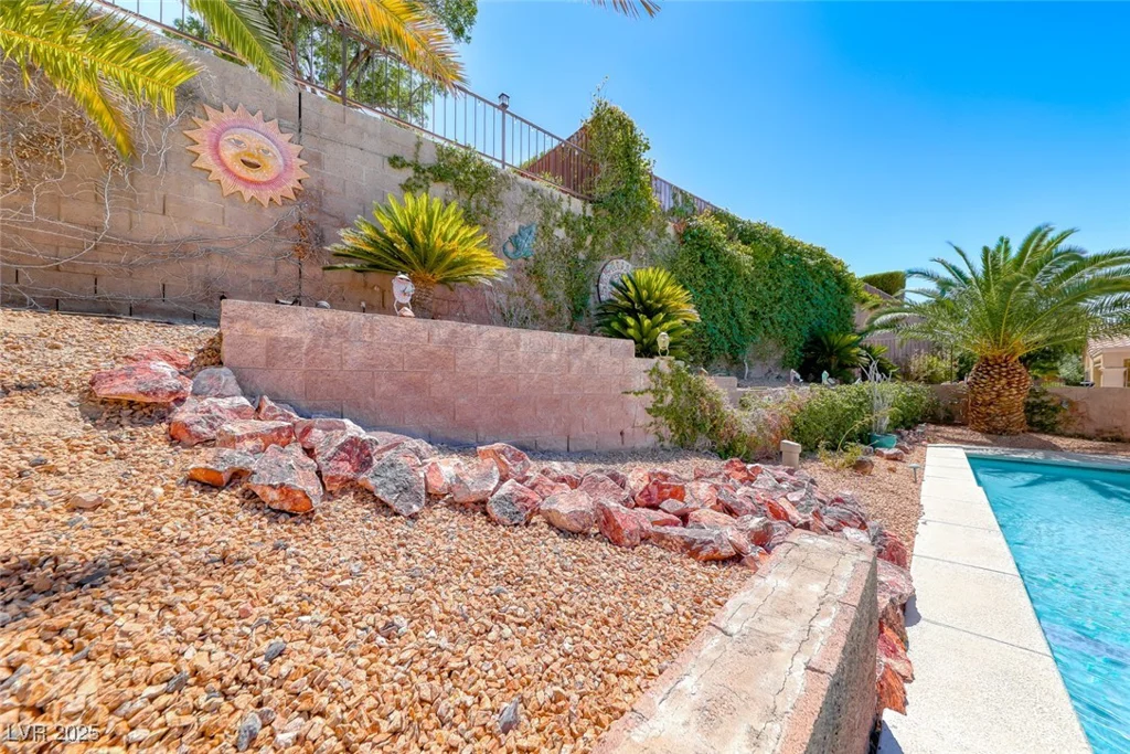 1862 Redwood Valley, Henderson, NV 89052