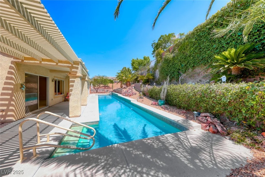 1862 Redwood Valley, Henderson, NV 89052