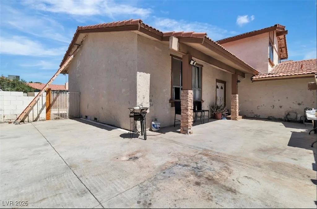 6388 Viking, Las Vegas, NV 89103