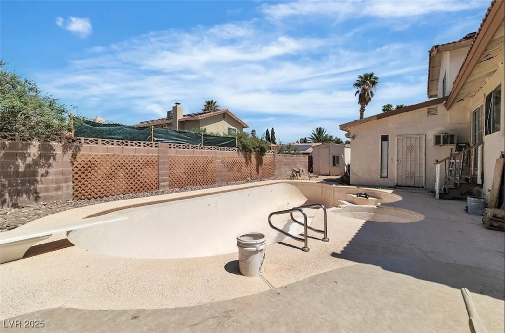 6388 Viking, Las Vegas, NV 89103