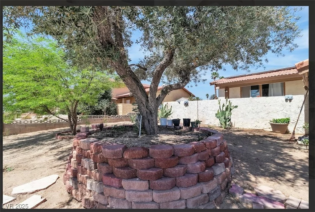6388 Viking, Las Vegas, NV 89103