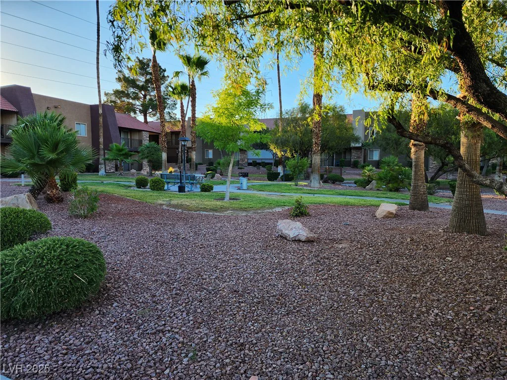 4981 River Glen, Las Vegas, NV 89103