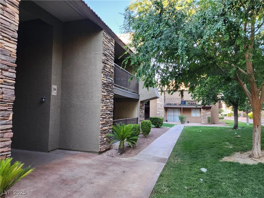 4981 River Glen, Las Vegas, NV 89103