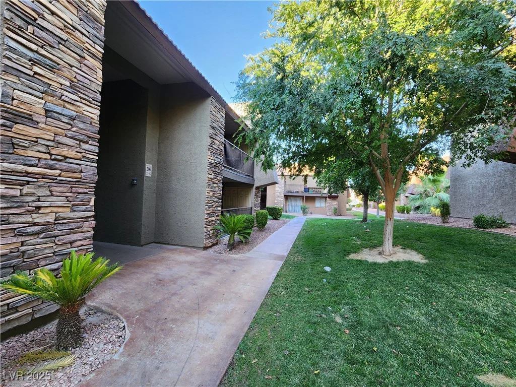 4981 River Glen, Las Vegas, NV 89103
