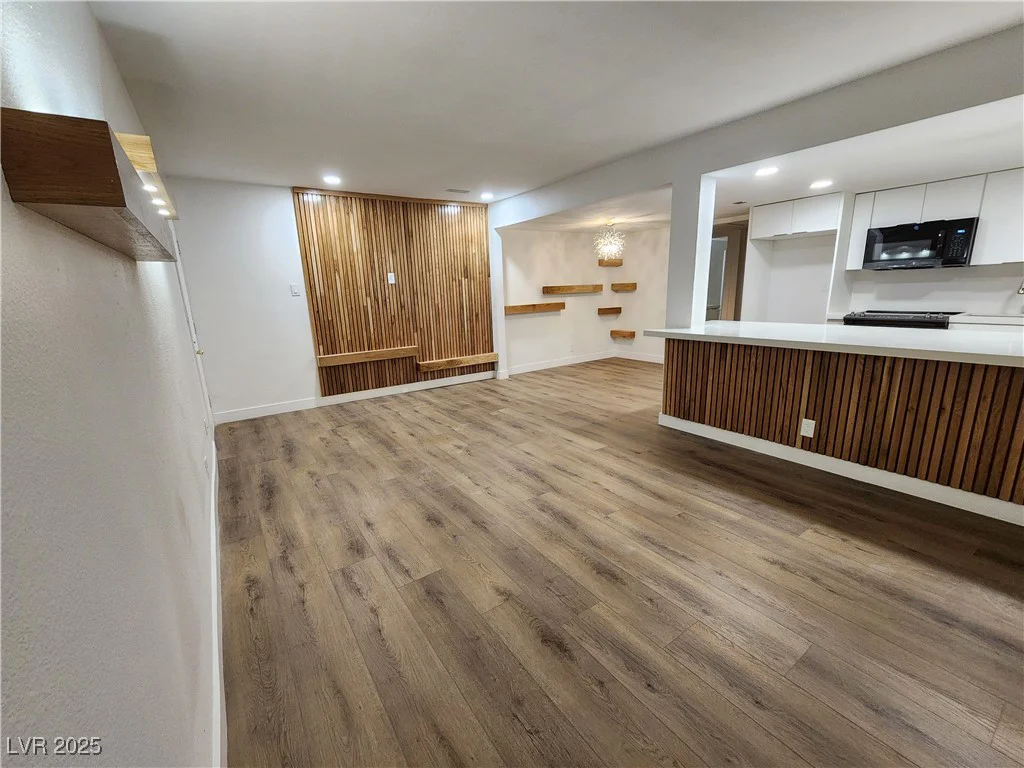 4981 River Glen, Las Vegas, NV 89103