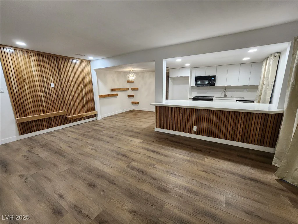 4981 River Glen, Las Vegas, NV 89103