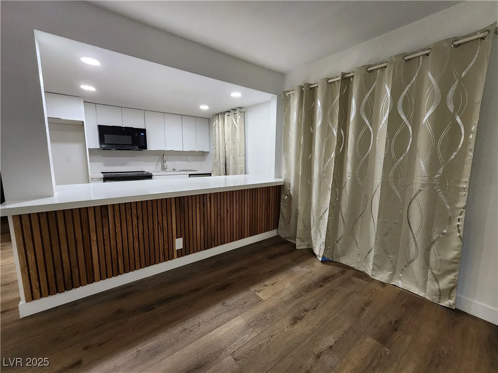 4981 River Glen, Las Vegas, NV 89103