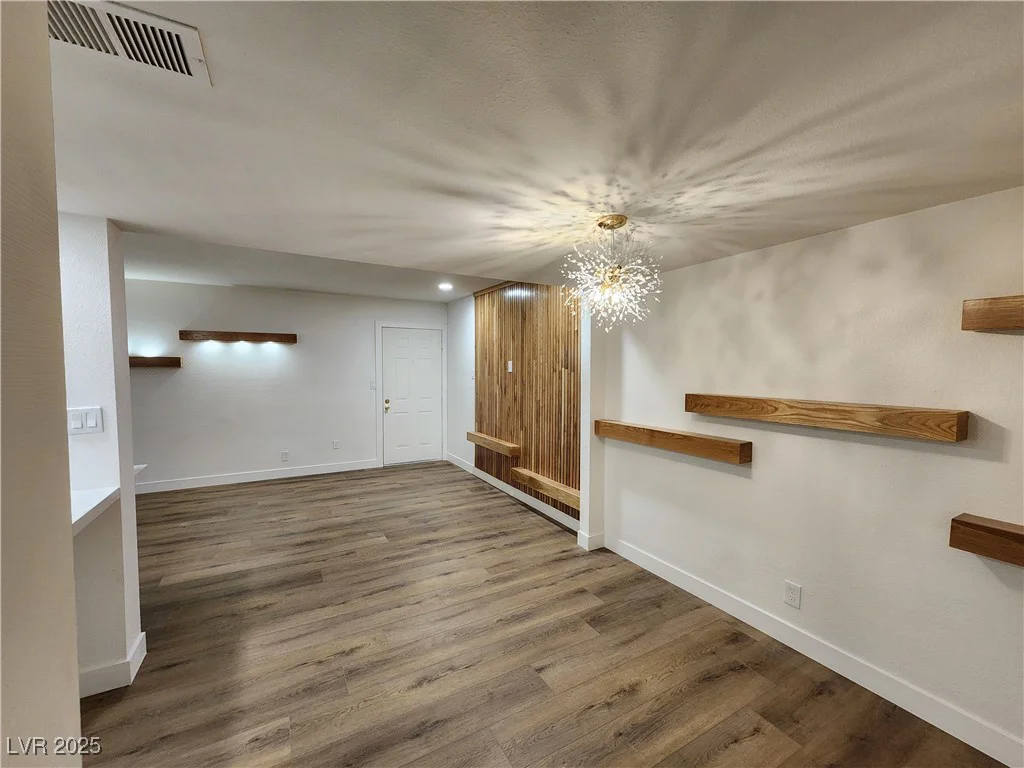 4981 River Glen, Las Vegas, NV 89103