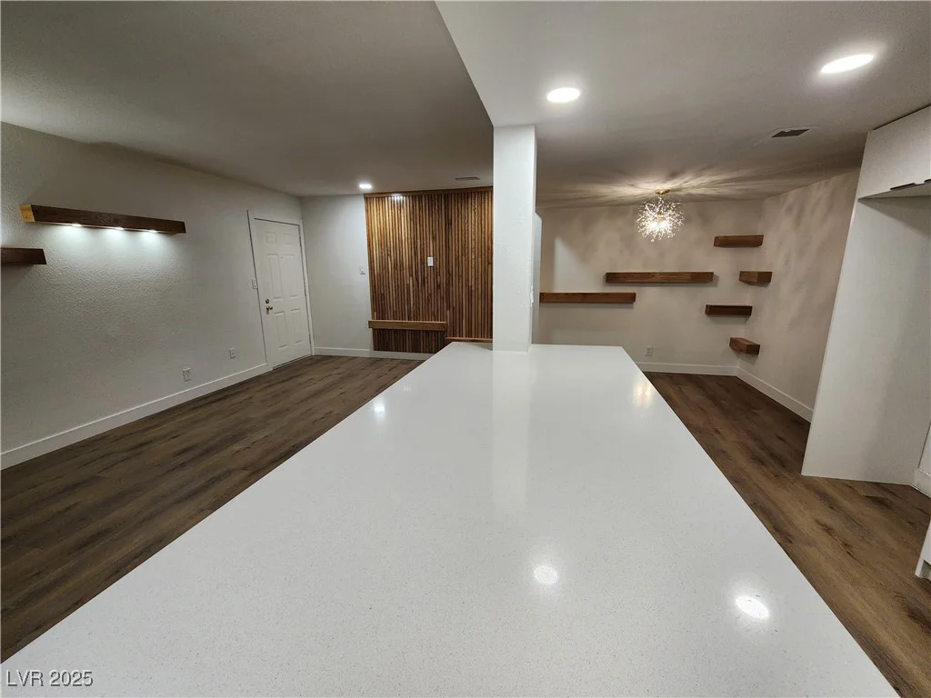 4981 River Glen, Las Vegas, NV 89103