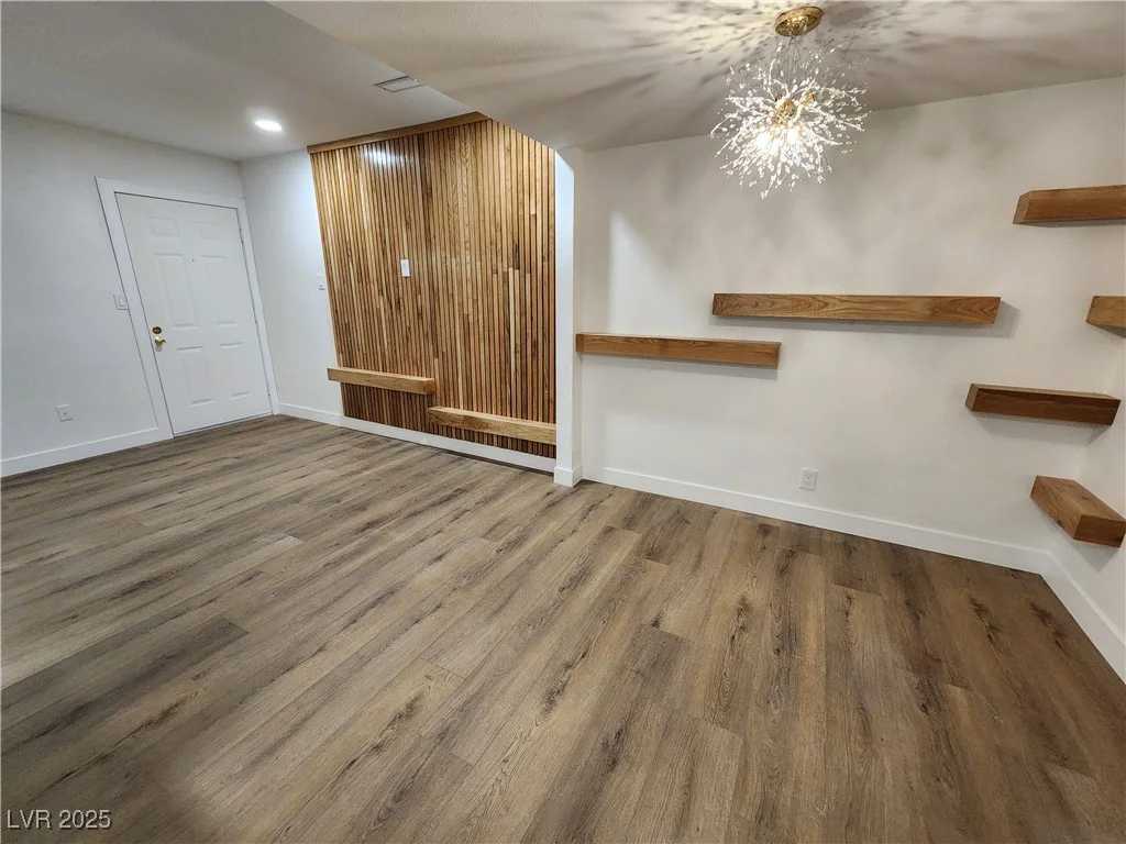 4981 River Glen, Las Vegas, NV 89103