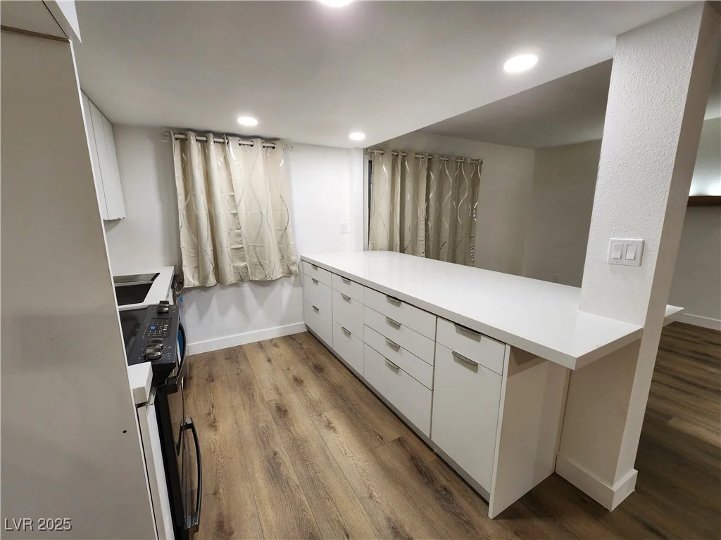 4981 River Glen, Las Vegas, NV 89103