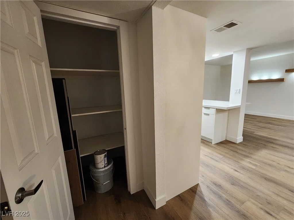4981 River Glen, Las Vegas, NV 89103
