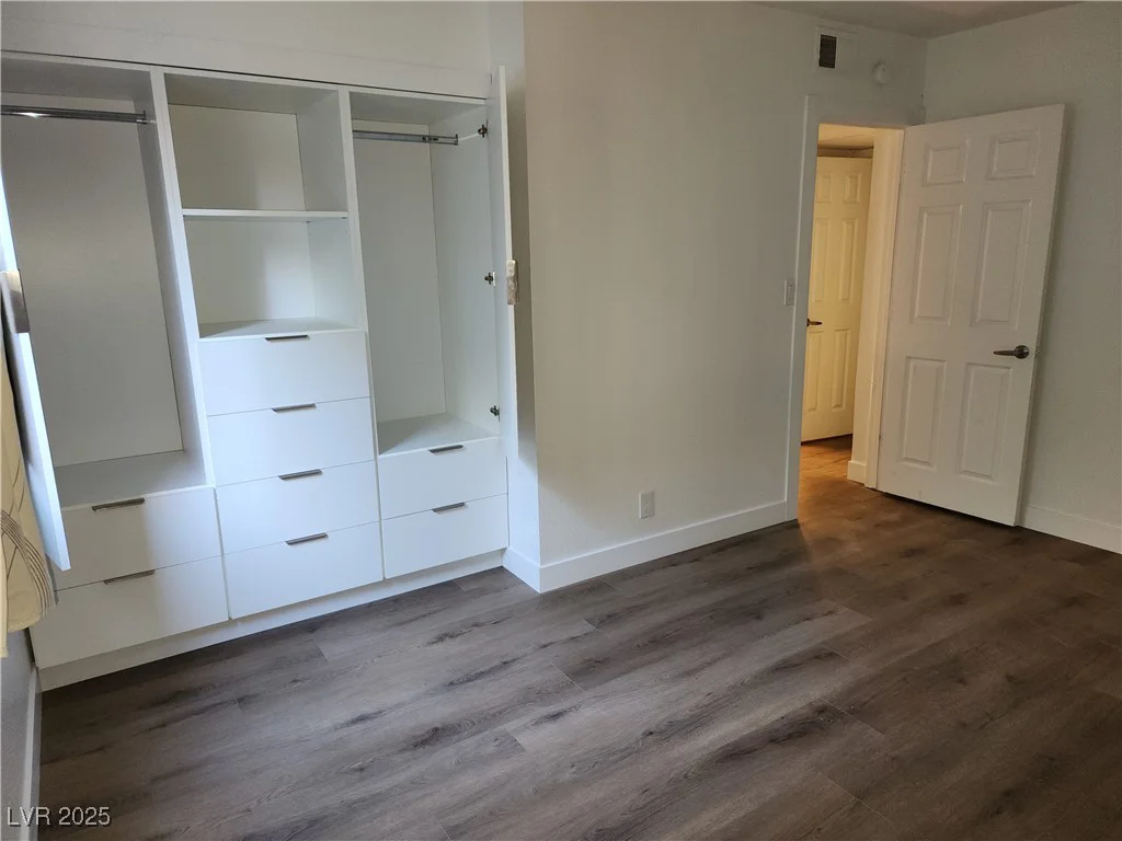 4981 River Glen, Las Vegas, NV 89103