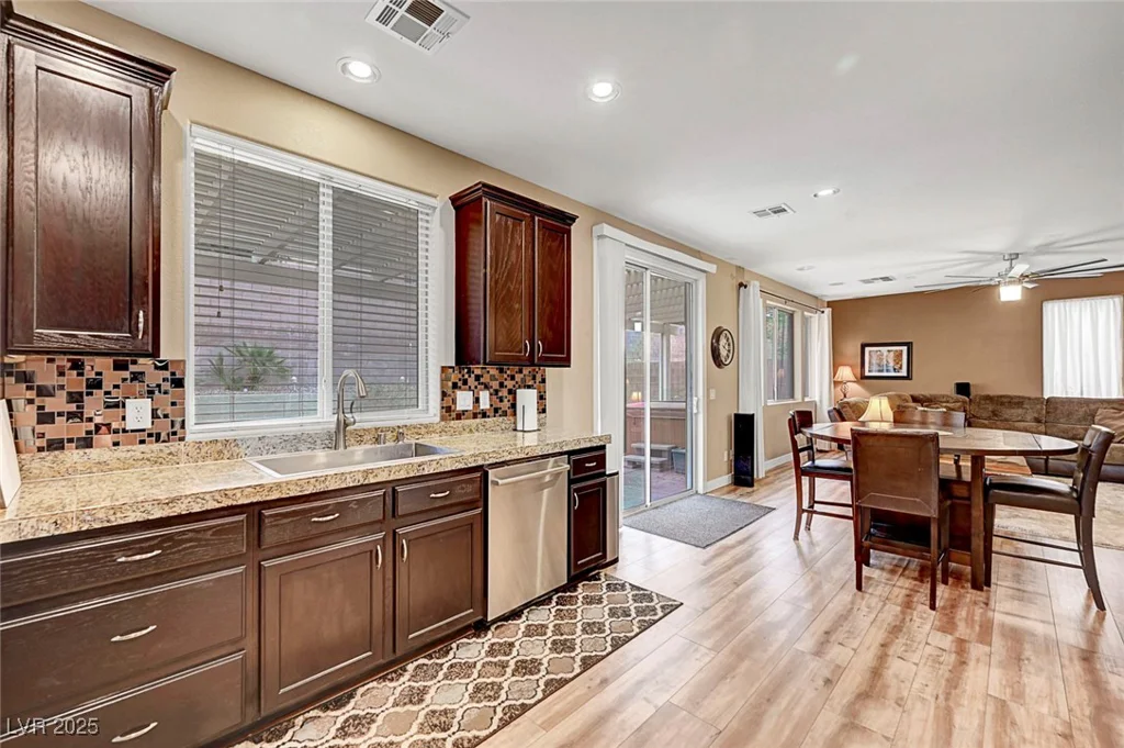 342 Shimmering Moon, Henderson, NV 89015