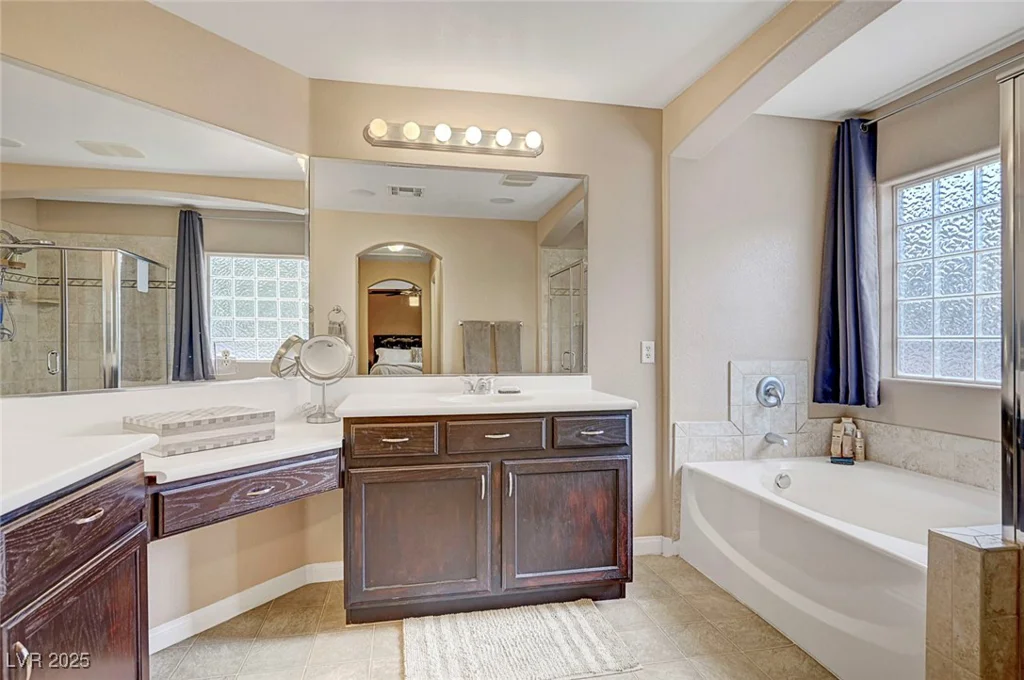342 Shimmering Moon, Henderson, NV 89015