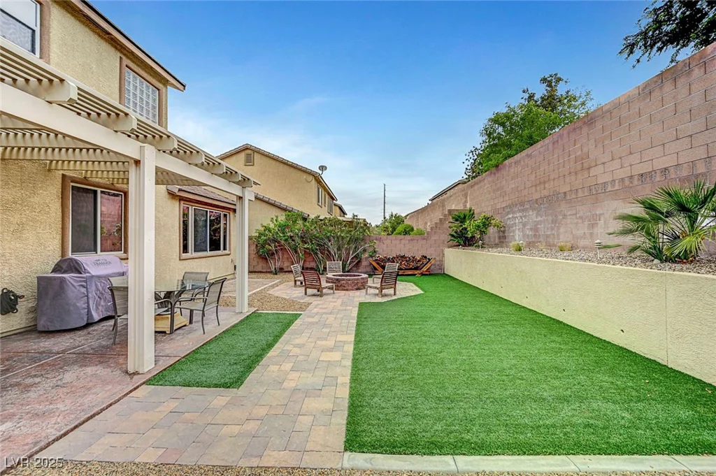 342 Shimmering Moon, Henderson, NV 89015