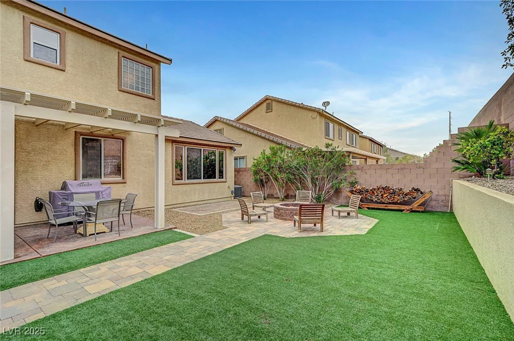 342 Shimmering Moon, Henderson, NV 89015