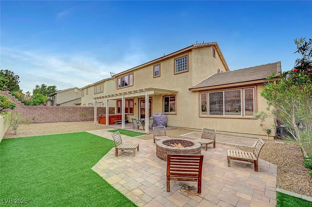 342 Shimmering Moon, Henderson, NV 89015