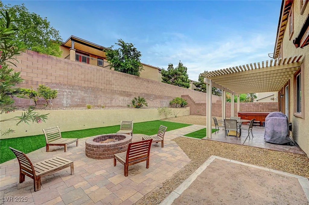 342 Shimmering Moon, Henderson, NV 89015