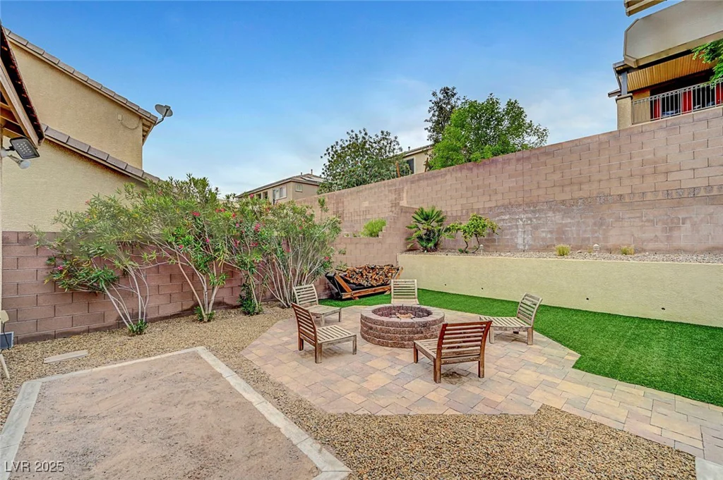 342 Shimmering Moon, Henderson, NV 89015