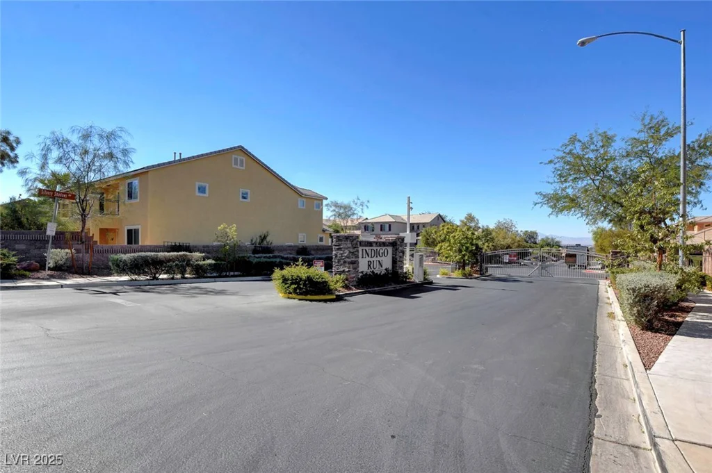 342 Shimmering Moon, Henderson, NV 89015