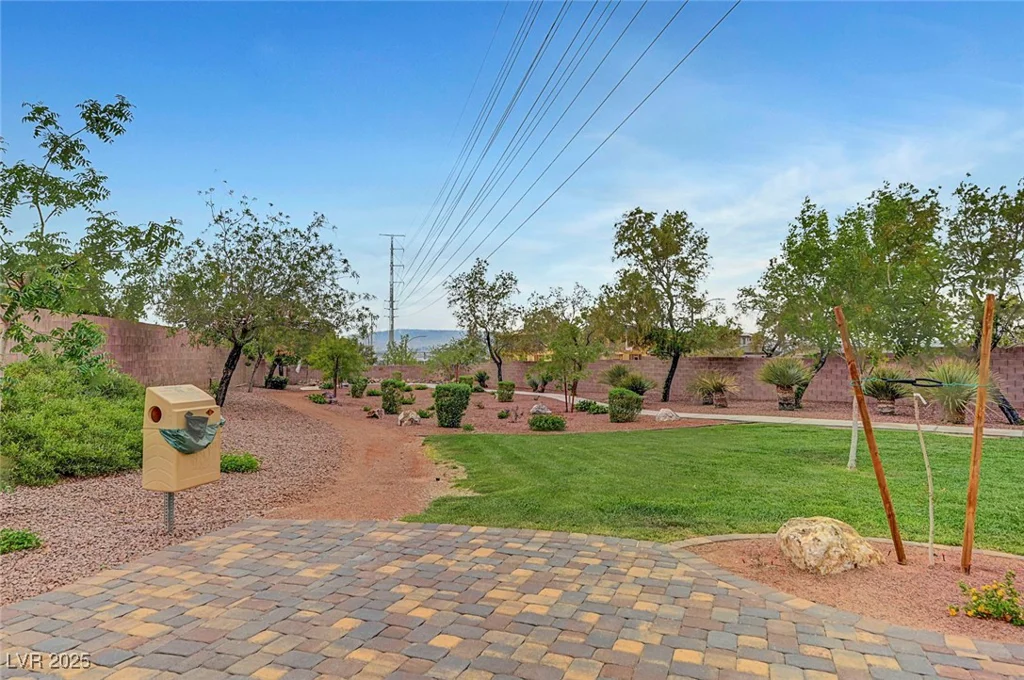 342 Shimmering Moon, Henderson, NV 89015