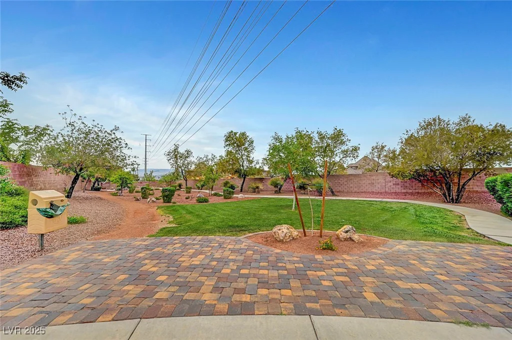 342 Shimmering Moon, Henderson, NV 89015