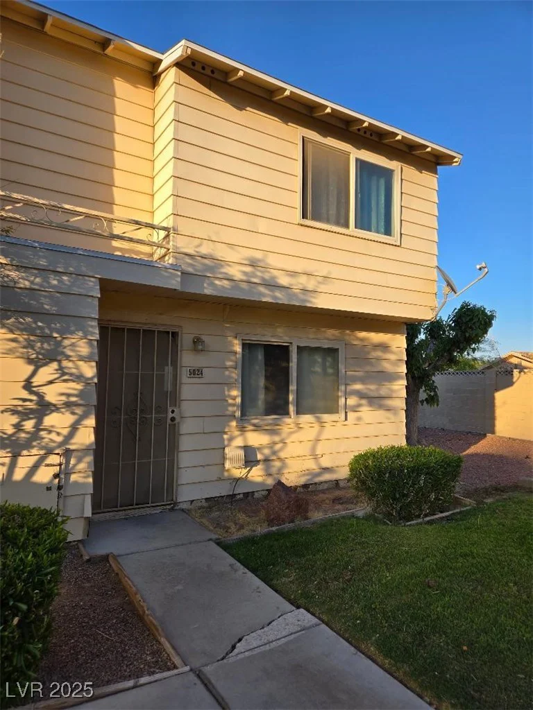 5024 Larkspur, Las Vegas, NV 89120