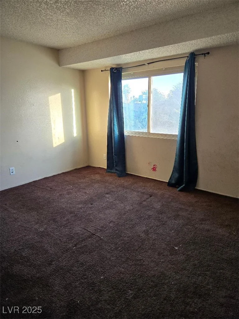 5024 Larkspur, Las Vegas, NV 89120