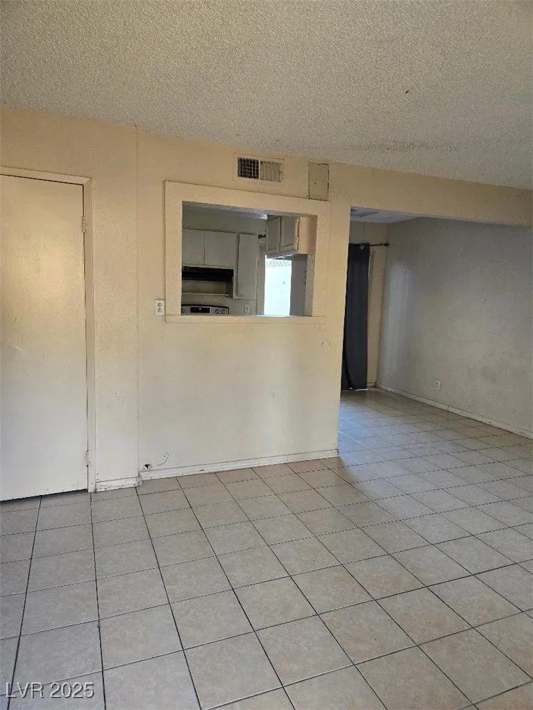 5024 Larkspur, Las Vegas, NV 89120