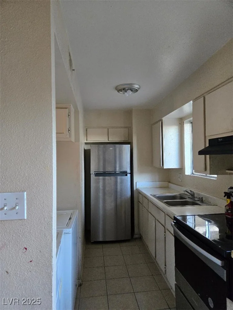 5024 Larkspur, Las Vegas, NV 89120