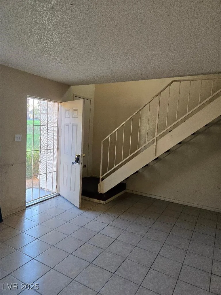 5024 Larkspur, Las Vegas, NV 89120