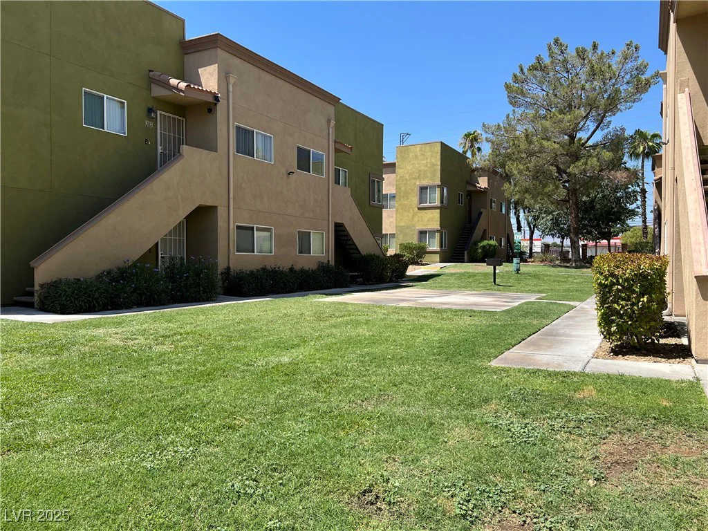 1856 Decatur, Las Vegas, NV 89108