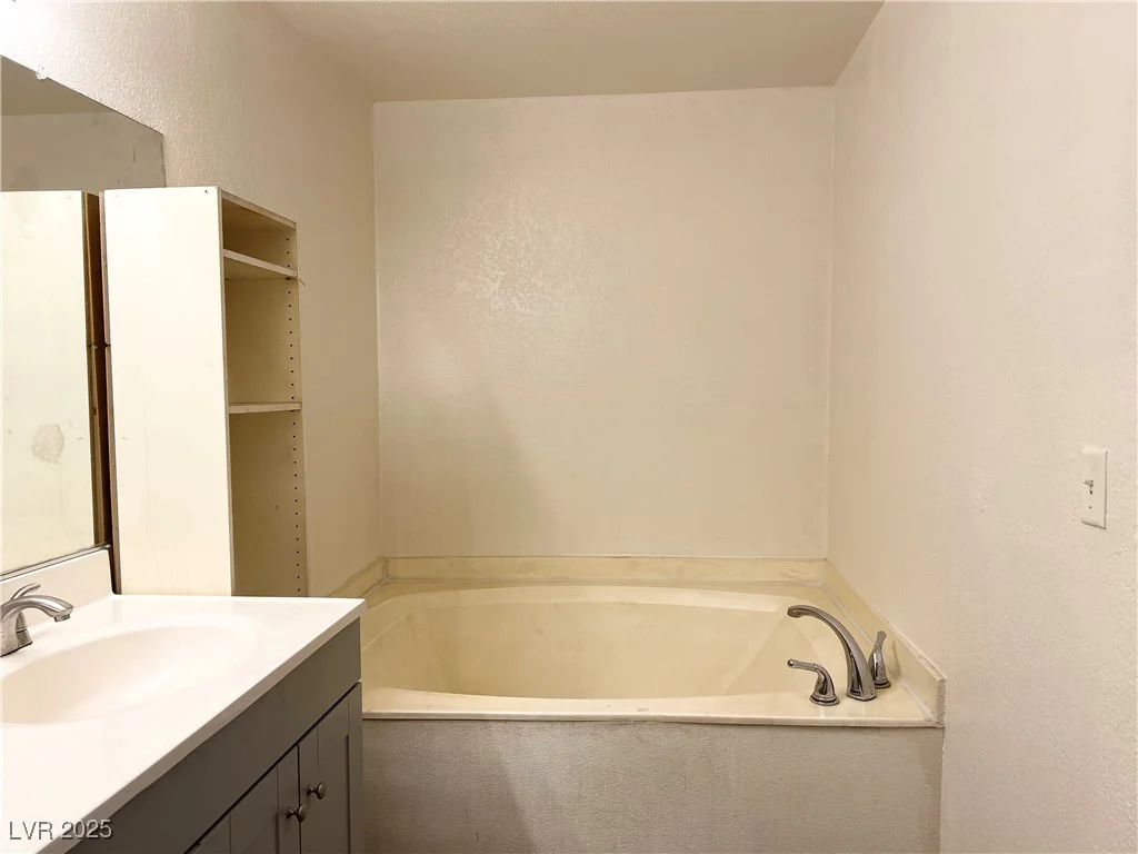 1856 Decatur, Las Vegas, NV 89108