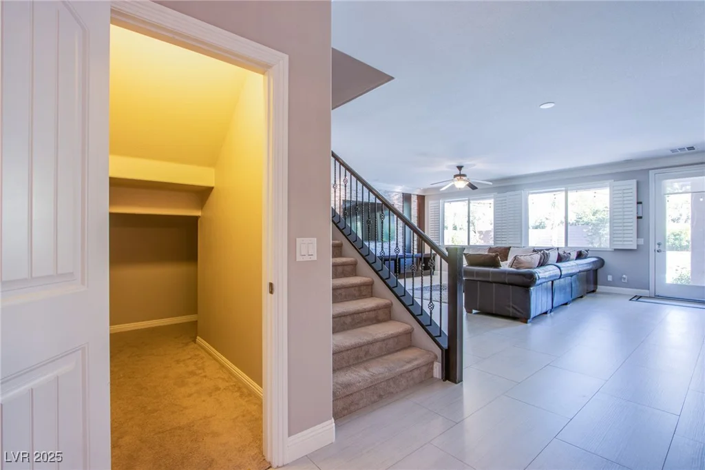 8303 Saddleback Ledge, Las Vegas, NV 89147