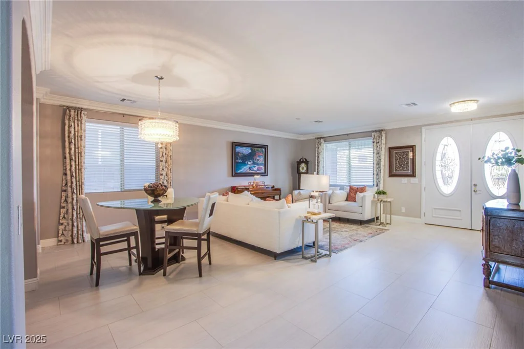 8303 Saddleback Ledge, Las Vegas, NV 89147