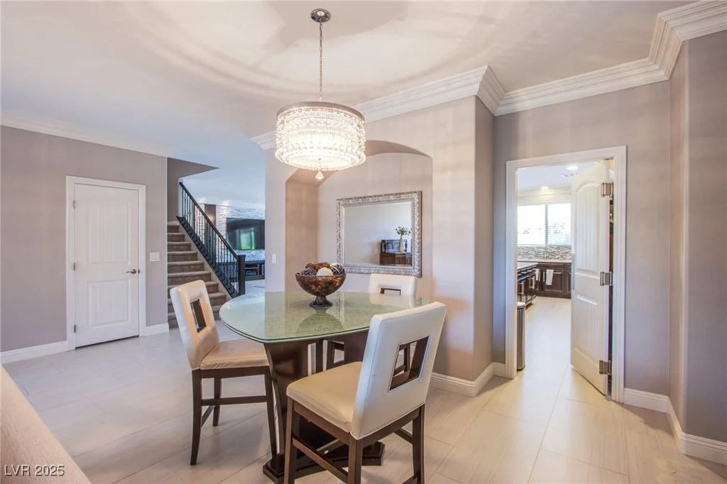 8303 Saddleback Ledge, Las Vegas, NV 89147