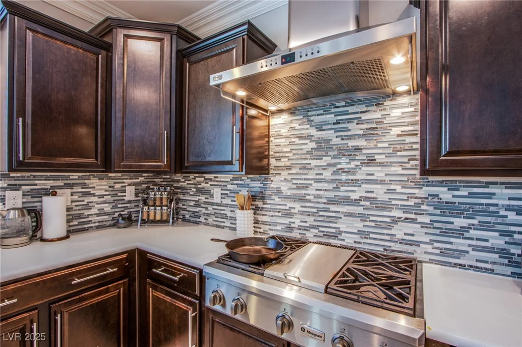 8303 Saddleback Ledge, Las Vegas, NV 89147