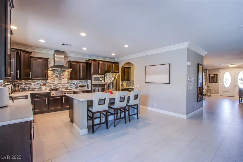 8303 Saddleback Ledge, Las Vegas, NV 89147