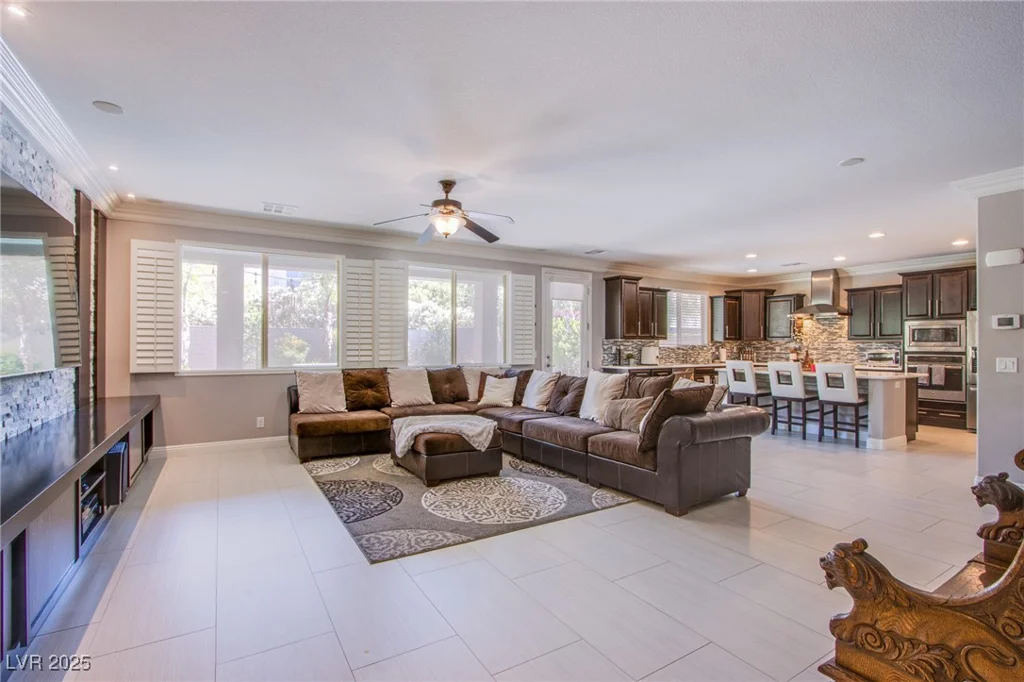 8303 Saddleback Ledge, Las Vegas, NV 89147