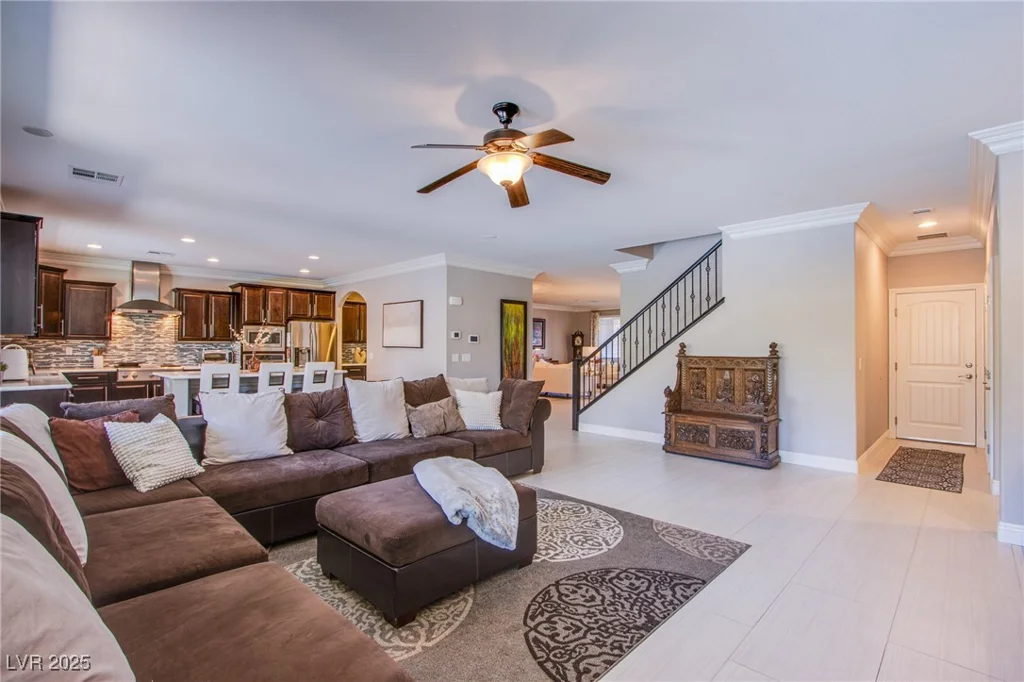8303 Saddleback Ledge, Las Vegas, NV 89147