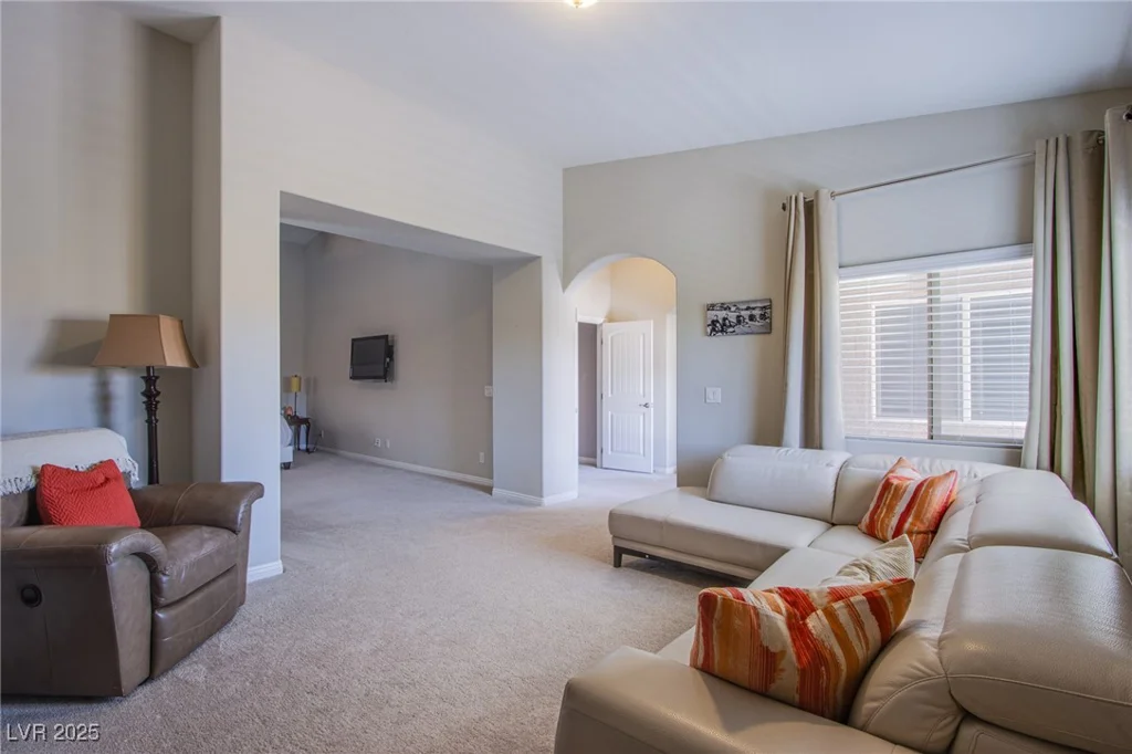 8303 Saddleback Ledge, Las Vegas, NV 89147