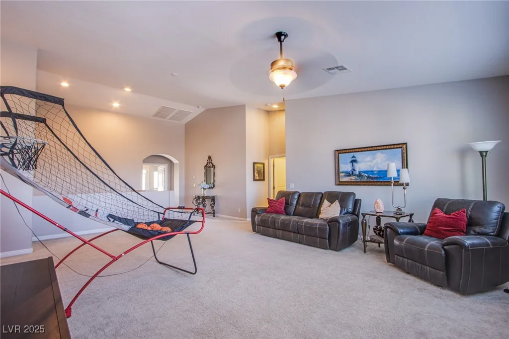 8303 Saddleback Ledge, Las Vegas, NV 89147