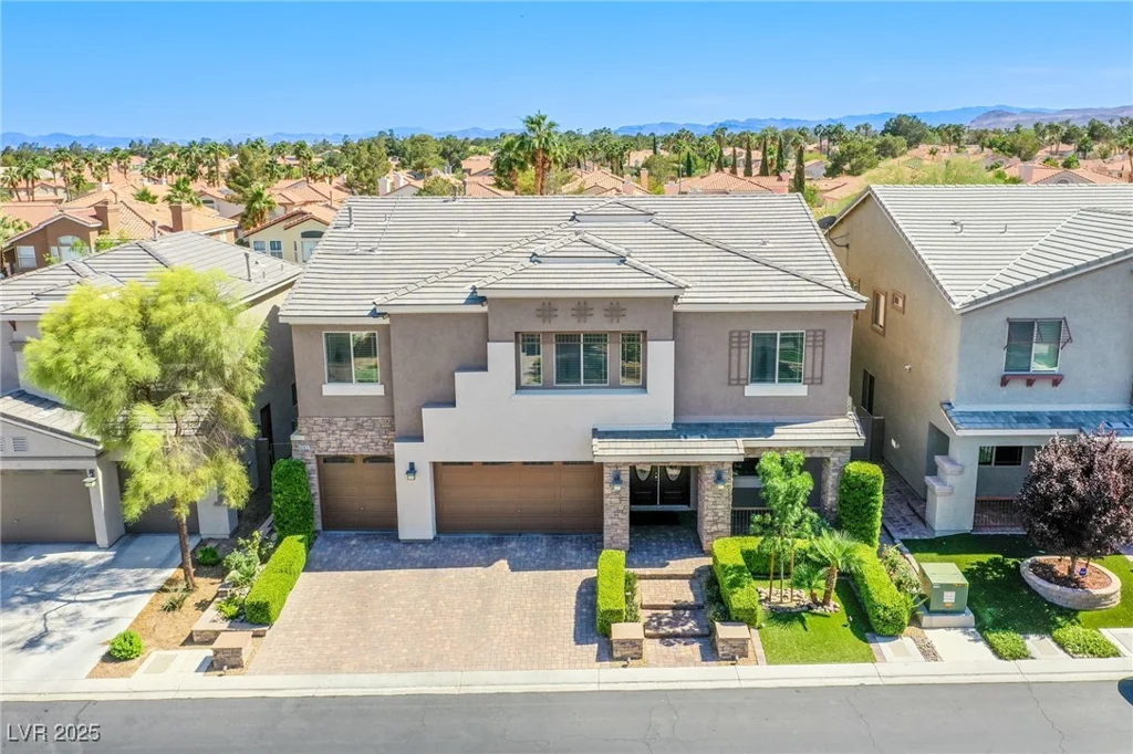 8303 Saddleback Ledge, Las Vegas, NV 89147