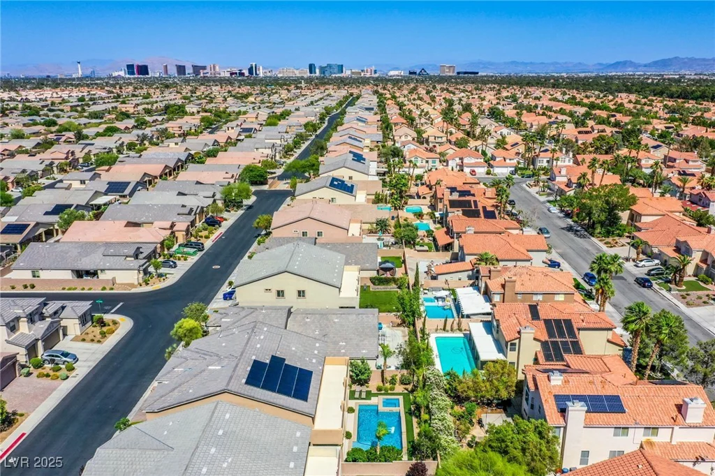 8303 Saddleback Ledge, Las Vegas, NV 89147