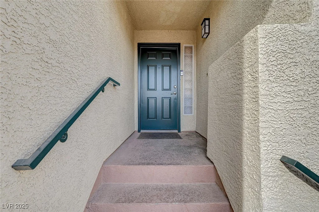 10809 Garden Mist Dr, Las Vegas, NV 89135