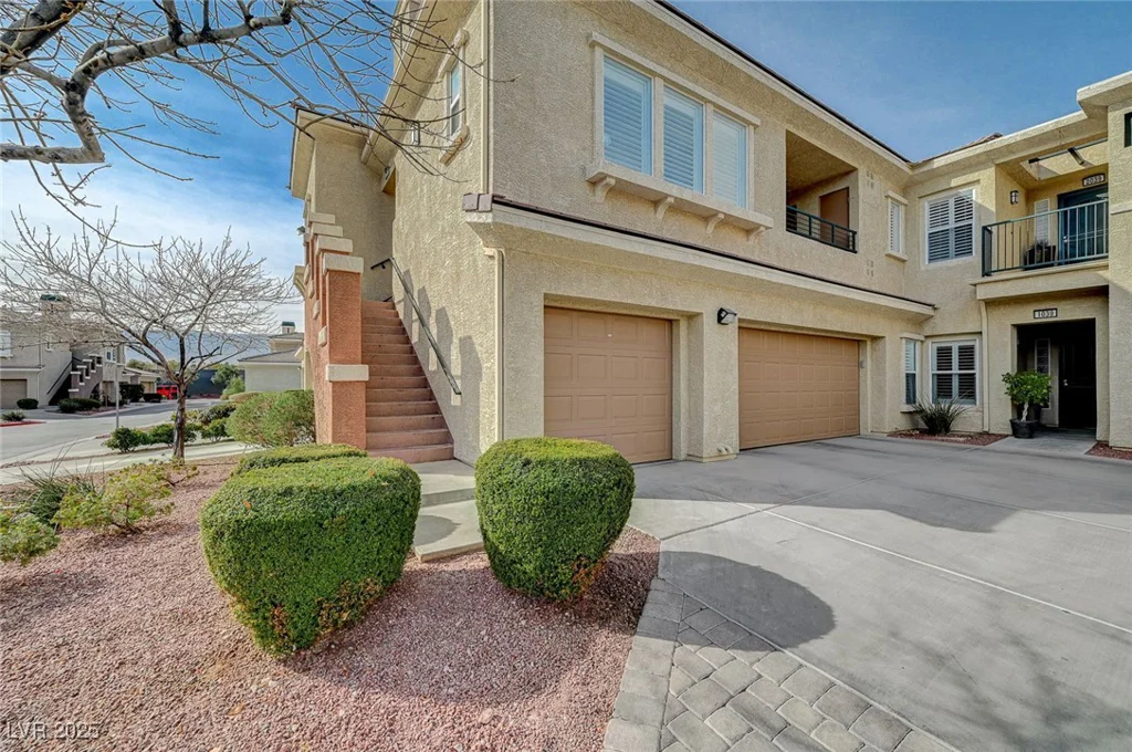 10809 Garden Mist Dr, Las Vegas, NV 89135