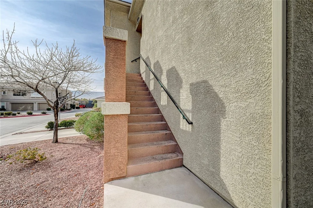10809 Garden Mist Dr, Las Vegas, NV 89135