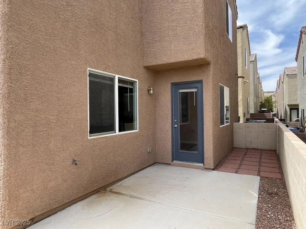 9056 Maycott, Las Vegas, NV 89148